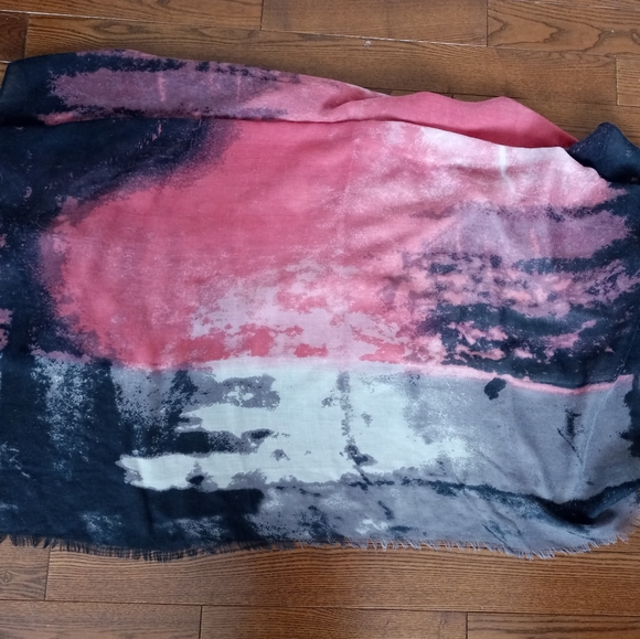 FREE ADD ON! Tie-dye Smart Set scarf - Picture 3 of 4